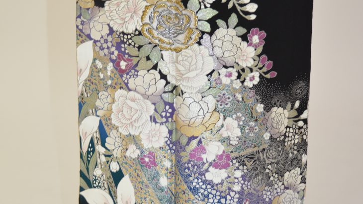 桂由美　黒留袖