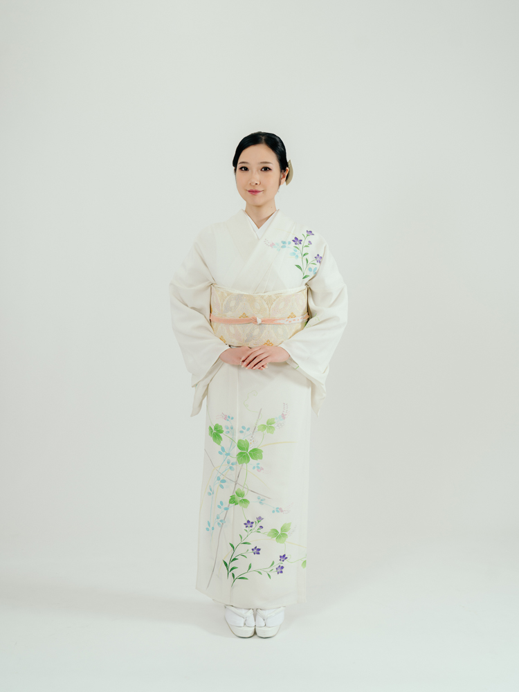 D478 夏着物　訪問着　薄グレー　花模様　絽　正絹　パールトーン加工　極美品 夏訪問着 絽 t737 絽 ﾊﾟｰﾌﾟﾙ地 辻が花 風(化繊) | 着物レンタル