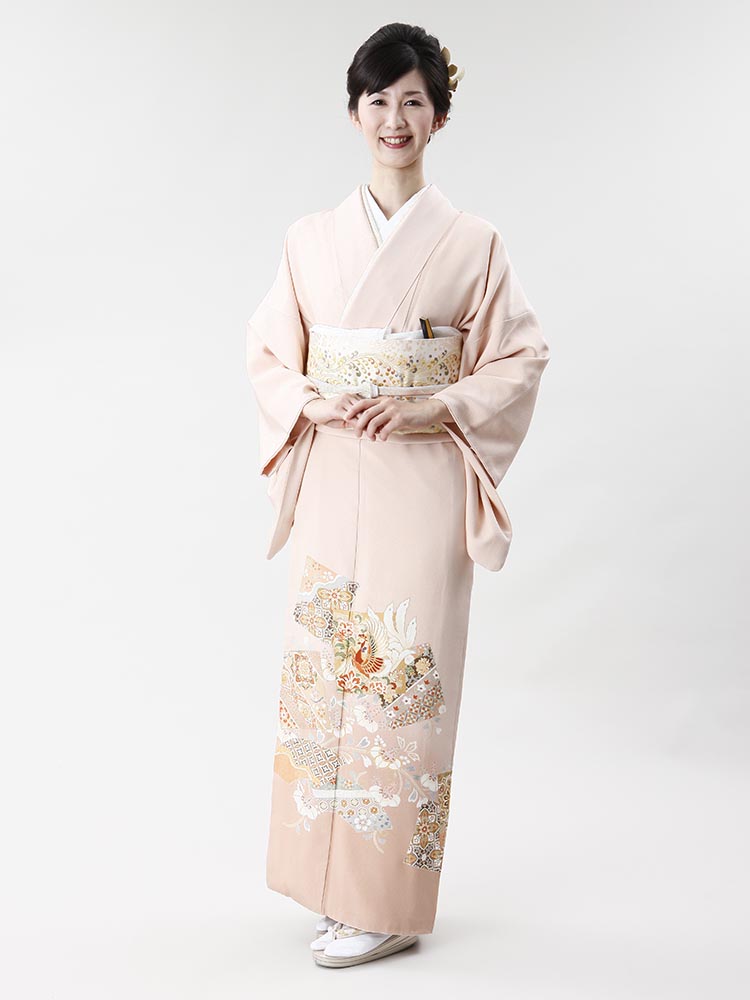 色留袖　ピンク　上品　鳥 色留袖 ピンク 上品 鳥 - メルカリ