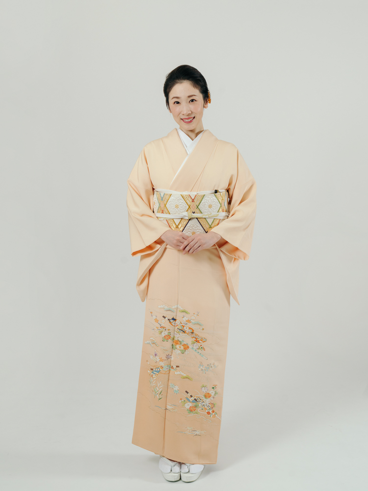 最高級　紋付き　色留袖　ローズ　襦袢付き 最高級 紋付き 色留袖 ローズ 襦袢付き 最高級 紋付き 色留袖 ローズ