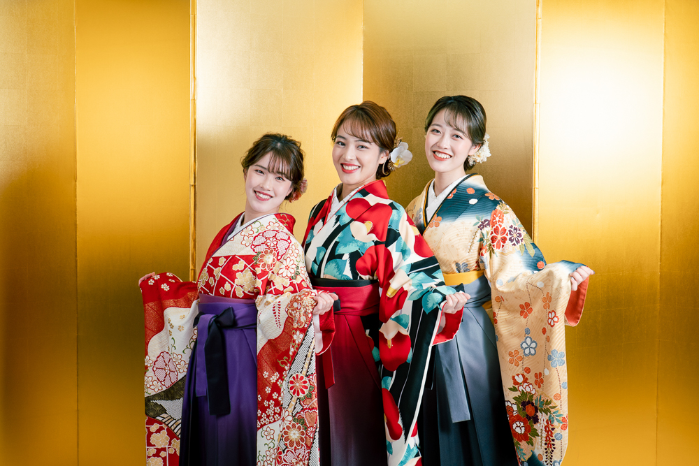 高級卒業式袴レンタル】2p-52 卒業式の袴レンタル 「黒・白の矢絣・椿