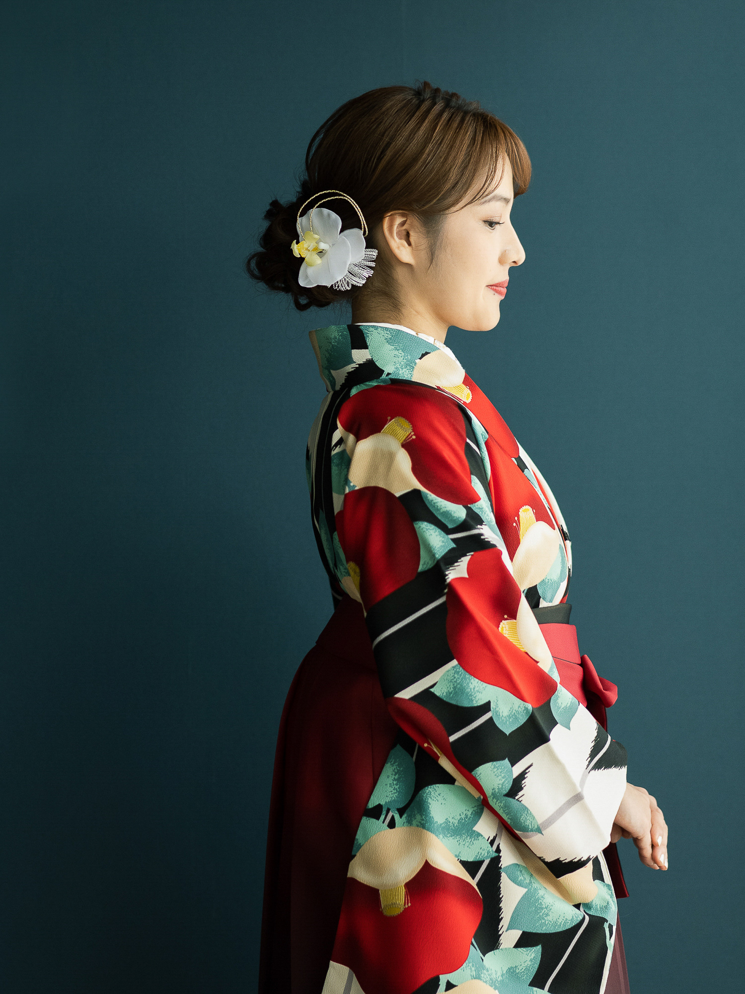 高級卒業式袴レンタル】2p-52 卒業式の袴レンタル 「黒・白の矢絣・椿