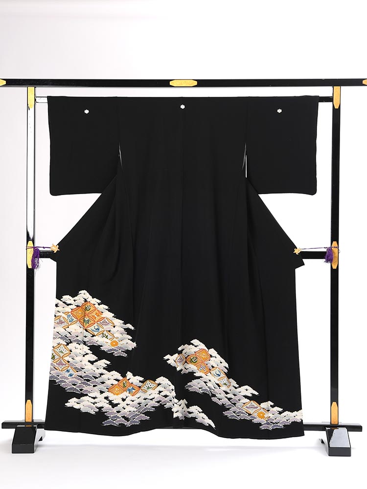 黒留袖　小柄な方 年代別】どんな柄が人気？ -黒留袖編- - こだわりきもの専門店キステ