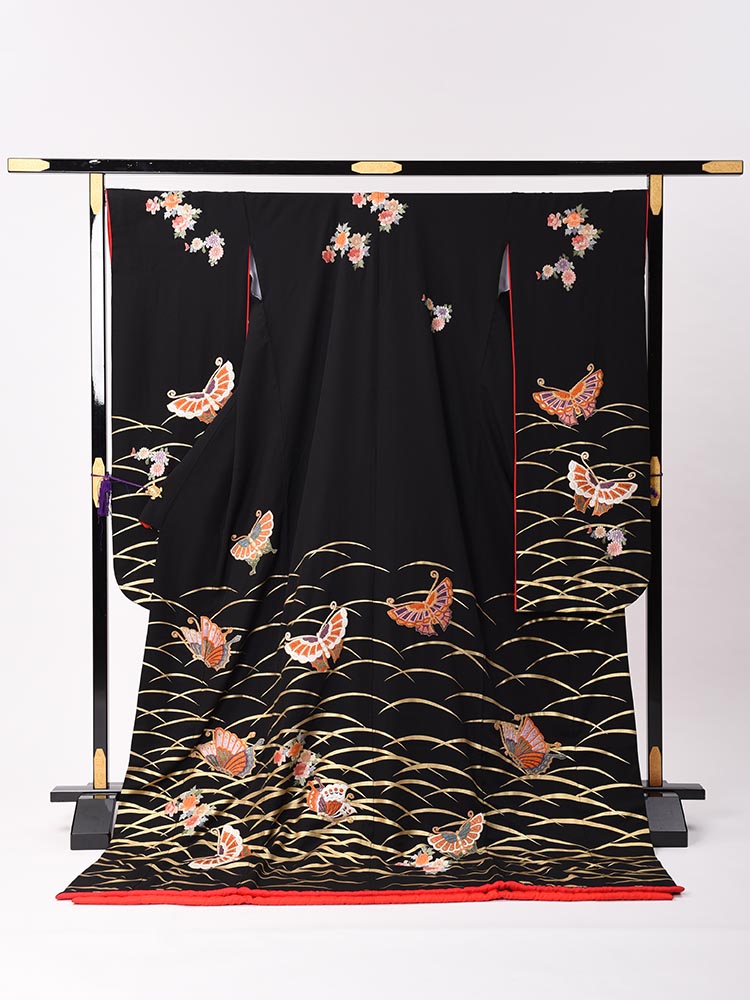 総刺繍の高級黒引き振袖レンタル】hikifurisode-2 黒地に露芝に